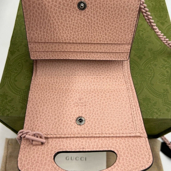 Women’s Gucci GG chain wallet made in italy - Picture 5 of 12